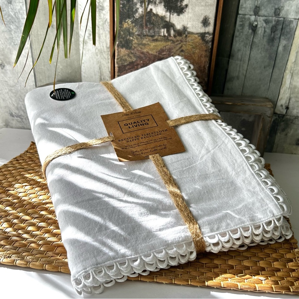 🌴Beautiful Rectangular White Tablecloth W/Looping Trim | 60 in x 102 in